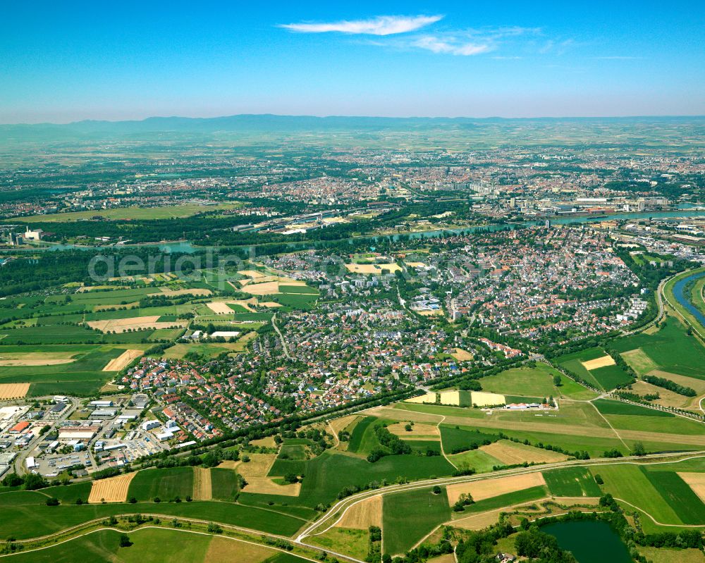 Aerial image Sundheim - Urban area with outskirts and inner city area on the edge of agricultural fields and arable land in Sundheim in the state Baden-Wuerttemberg, Germany