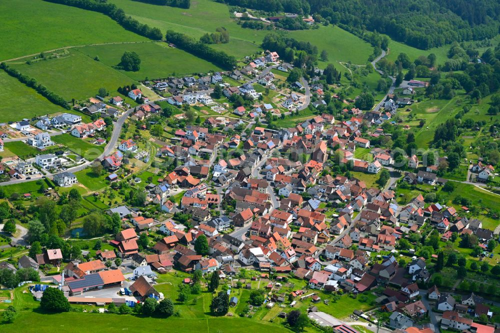 Aerial photograph Wiesen - Urban area with outskirts and inner city area on the edge of agricultural fields and arable land in Wiesen in the state Bavaria, Germany