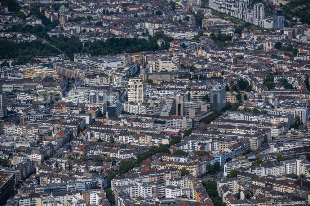 Düsseldorf from the bird's eye view: City area with outside districts and inner city area in Duesseldorf at Ruhrgebiet in the state North Rhine-Westphalia, Germany