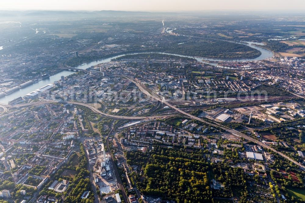 Aerial image Ludwigshafen am Rhein - City area and inner city area in Ludwigshafen am Rhein in the state Rhineland-Palatinate, Germany