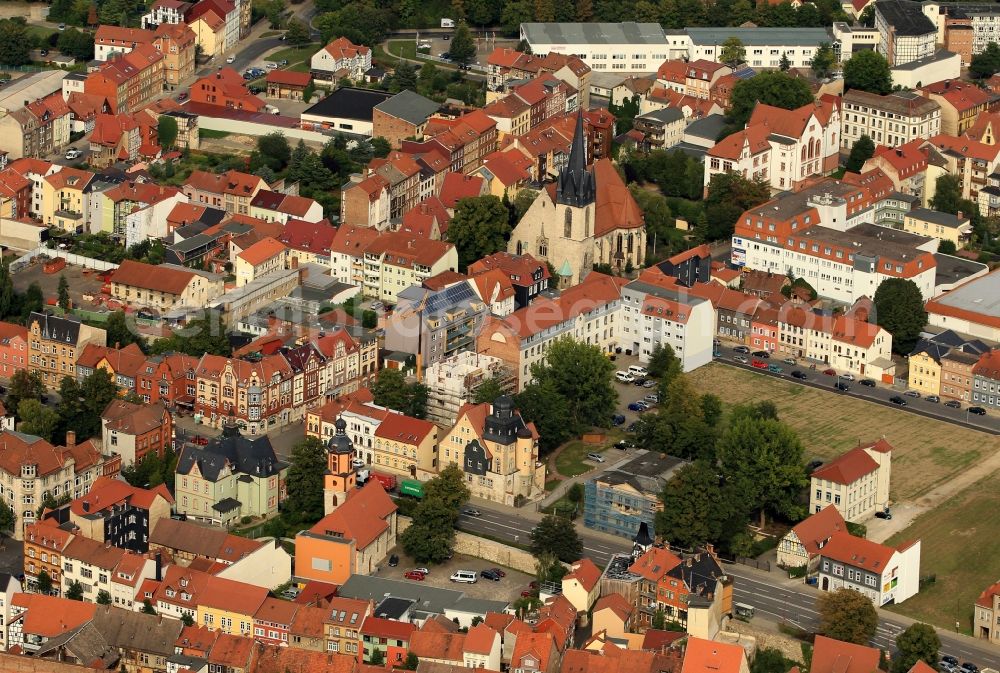 Mühlhausen from above - Urban area to the streets Kiliansgraben, the Karl-Marx-Strasse and the road Waidstrasse with the churches Kilianikirche and Josephskirche in Muehlhausen in Thuringia