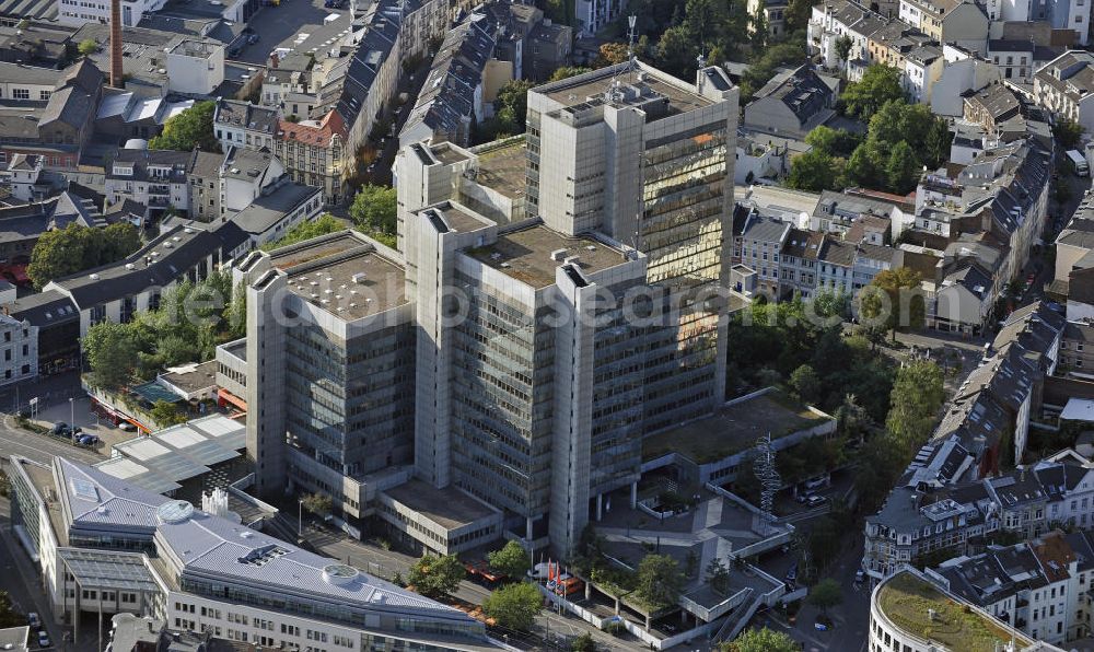 Aerial photograph Bonn - Nordstadt - Das Rathaus / Stadthaus am Berliner Platz im Stadtbezirk Nordstadt. Das 72 m hohe Gebäude wurde 1978 eingeweiht und ist der Sitz der städtischen Verwaltung. The Town House on Berliner Platz in the district Nordstadt.