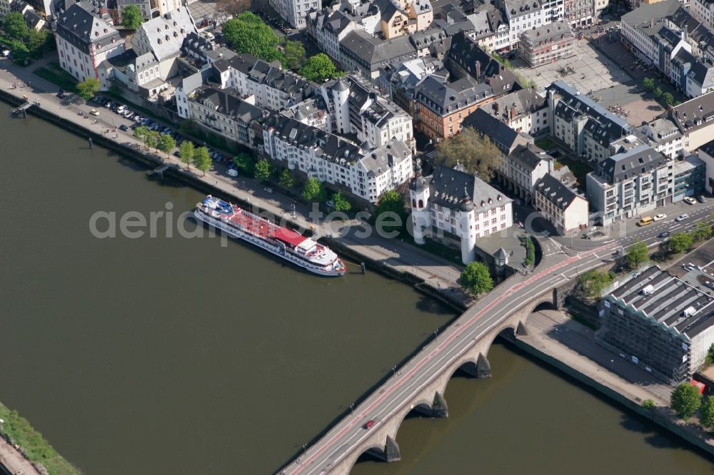 Aerial photograph Koblenz - Town center with views of the Baldwin bridge in Koblenz in Rhineland-Palatinate. The bridge is part of the UNESCO World Heritage List