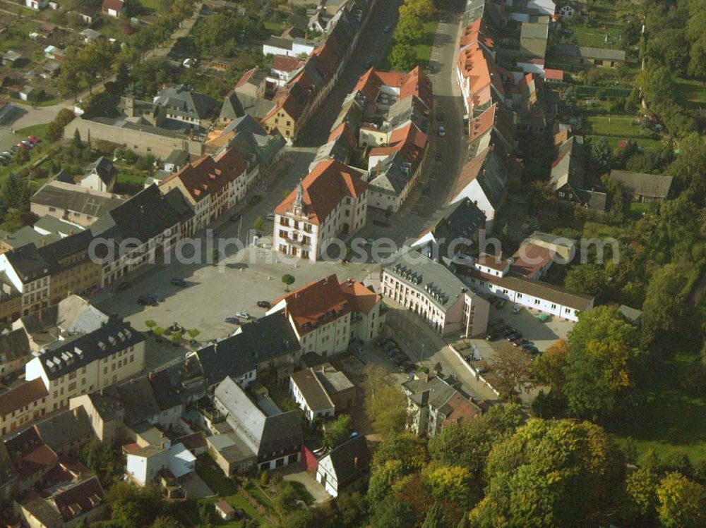 Aerial image Geithain - Blick auf das alte Geithainer Rathaus Stadtverwaltung Geithain, Markt 11, 04643 Geithain, Telefon: 034341 / 466 - 0, Telefax: 034341 / 466 221,e-Mail: Stadt_Geithain@t-online.de, Im Juni 2003 wurde der Geithainer Markt nach längerer Bauzeit wieder als zentraler Platz in der Stadt fertiggestellt.