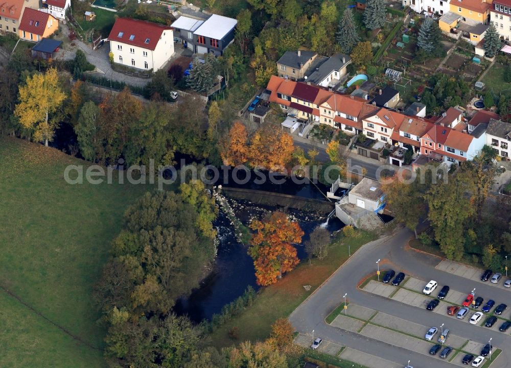 Bad Sulza from the bird's eye view: City mill dam on the river Ilm Apoldaer in the street in the town of Bad Sulza in Thuringia