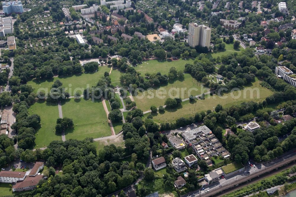 Mainz from the bird's eye view: City park in the People's Park Rose Garden in the Upper Town in Mainz Rhineland-Palatinate