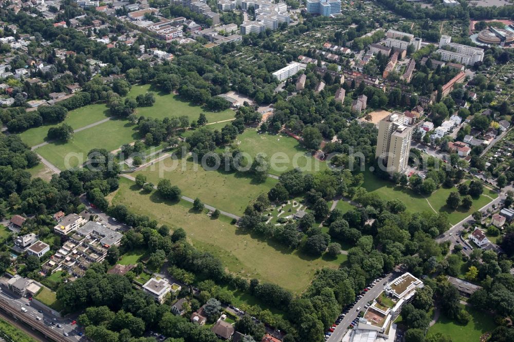 Aerial image Mainz - City park in the People's Park Rose Garden in the Upper Town in Mainz Rhineland-Palatinate