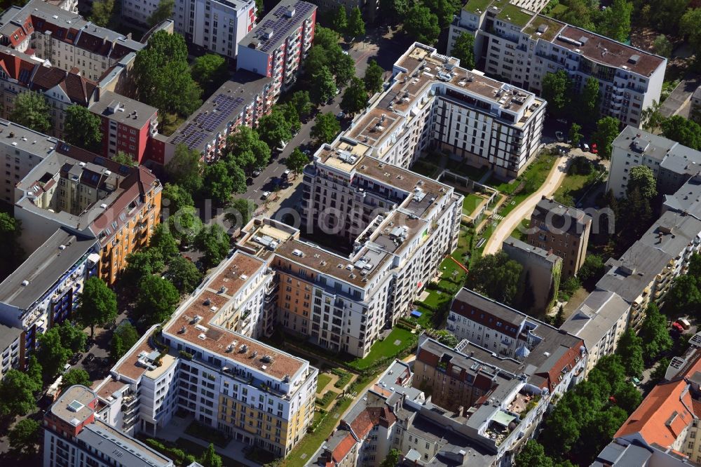 Berlin from above - In the Wuertteembergischen street in the Wilmersdorf district of Berlin was created with the rose gardens instead a district with high-quality condominiums. The client was Bauwert Investment Group GmbH & Co. KG. The real estate sales accompanied Citiy-Concept