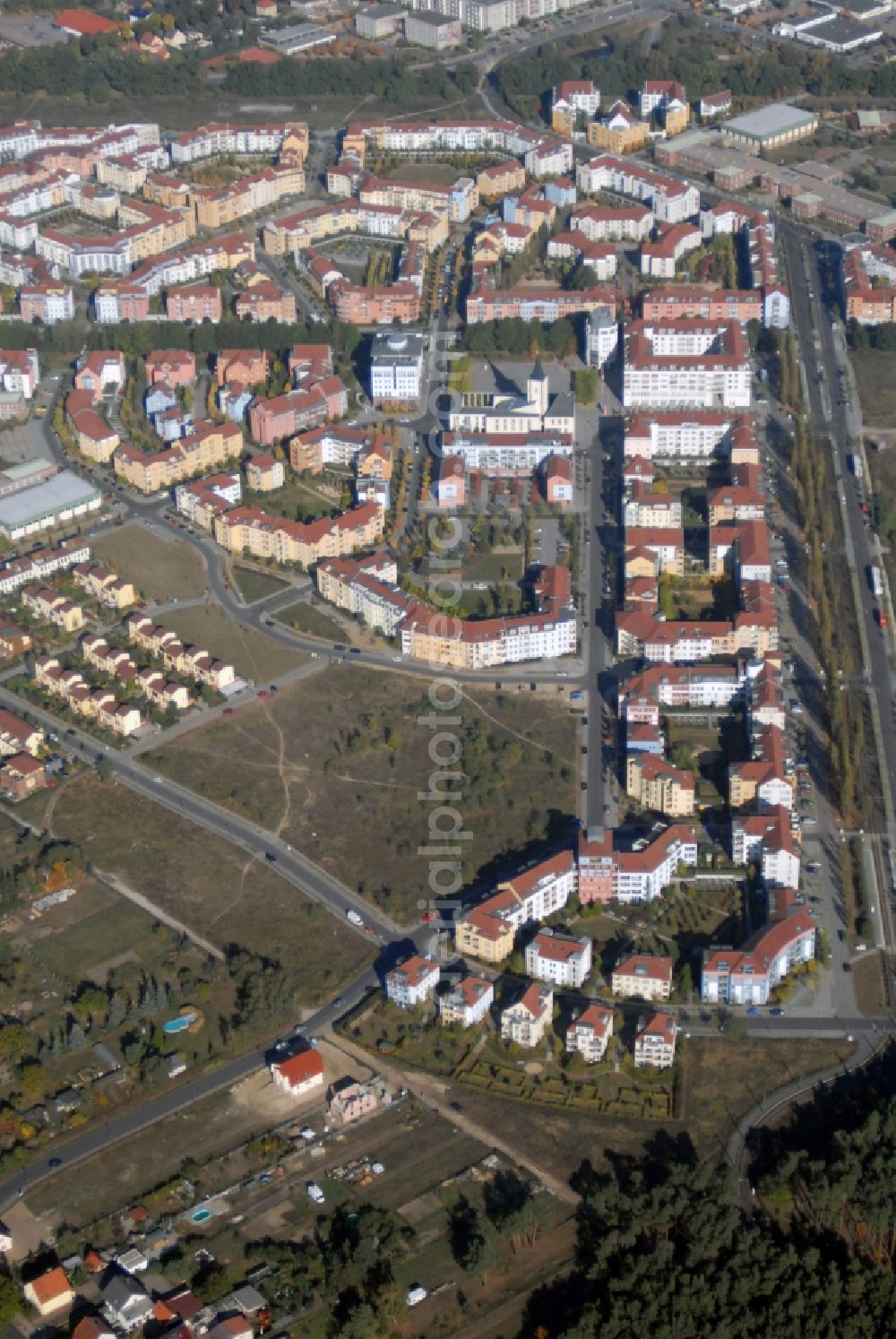 Potsdam from the bird's eye view: Outskirts residential Kirchsteigfeld in Potsdam in the state Brandenburg, Germany