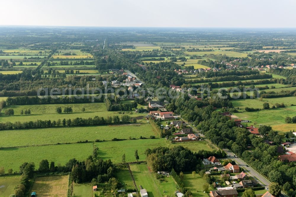 Aerial photograph Barßel - Outskirts residential on Oldenburger Strasse in Barssel in the state Lower Saxony