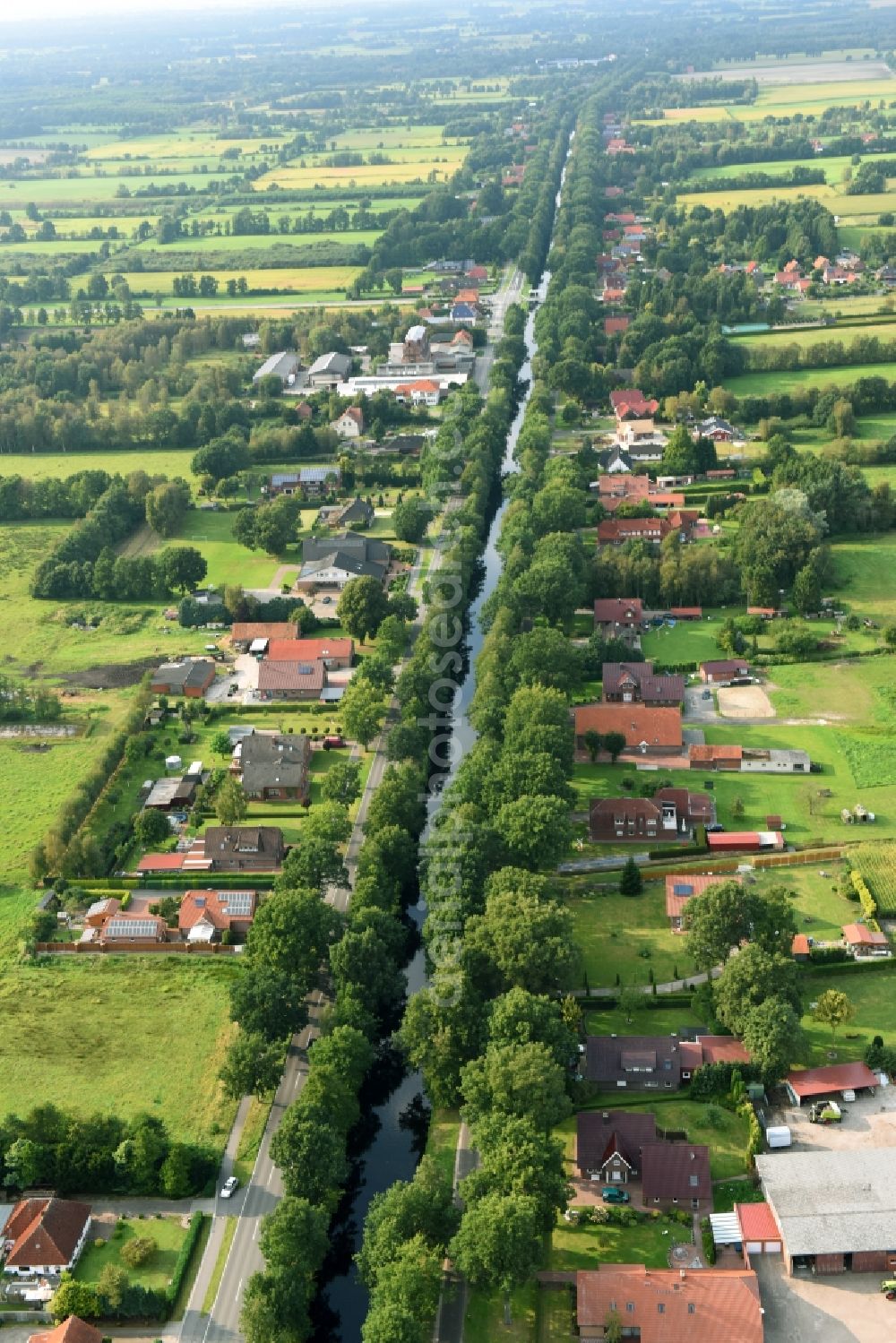 Barßel from the bird's eye view: Outskirts residential on Oldenburger Strasse in Barssel in the state Lower Saxony