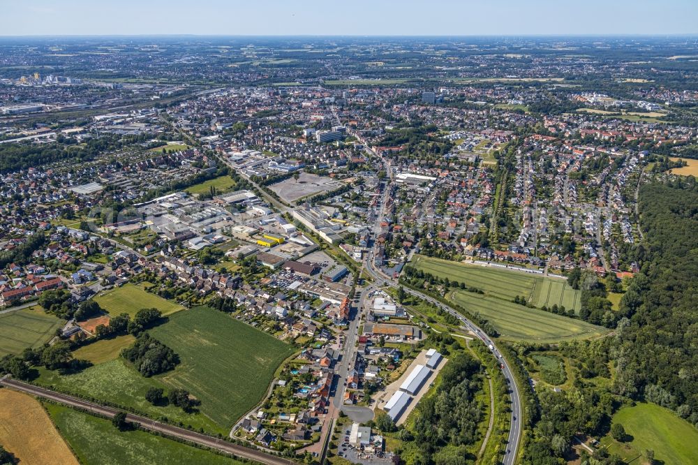 Aerial image Hamm - Outskirts residential along the Werler Strasse and B63 in Hamm in the state North Rhine-Westphalia, Germany