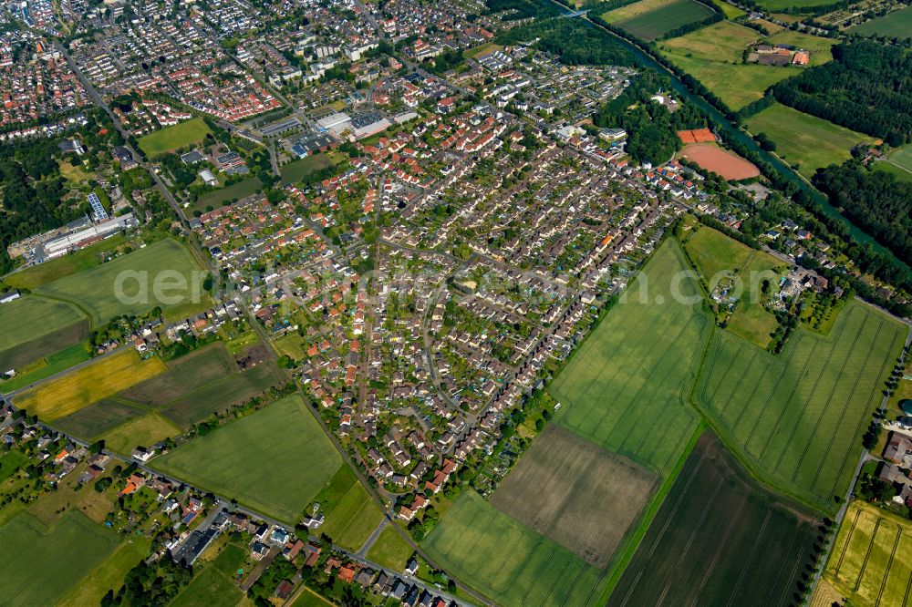 Aerial photograph Hamm - Outskirts residential with fields at the Fritz-Erler-Strasse in the district Norddinker in Hamm at Ruhrgebiet in the state North Rhine-Westphalia, Germany