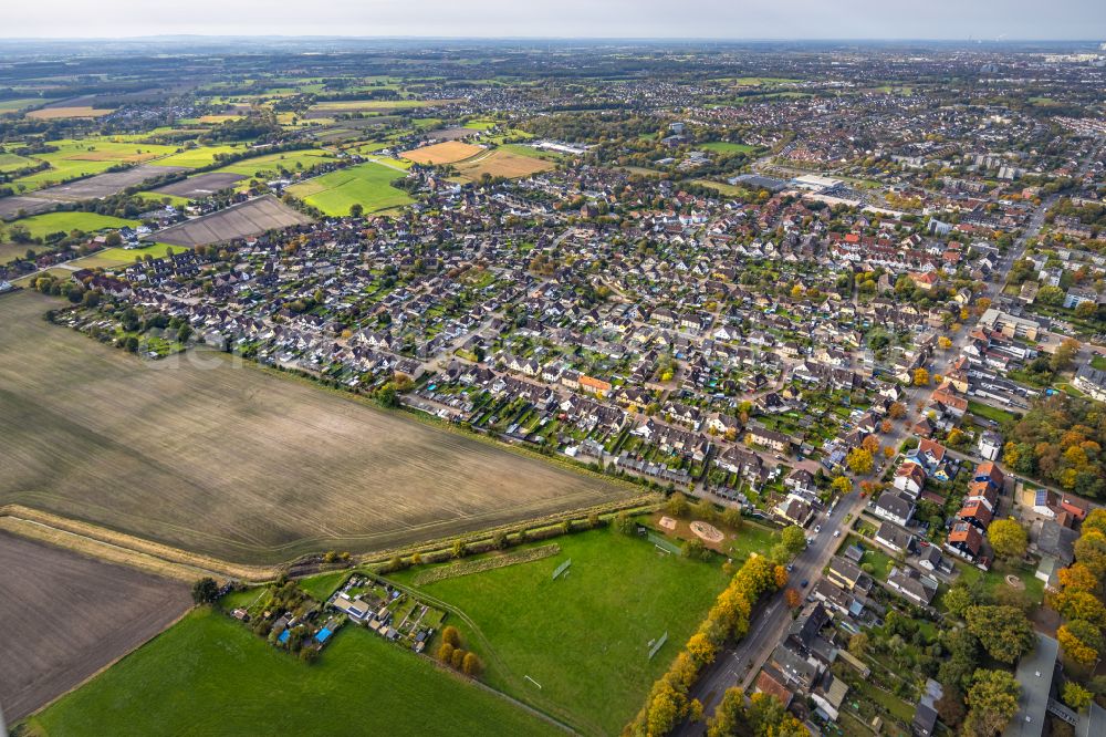 Aerial image Hamm - Outskirts residential with fields at the Fritz-Erler-Strasse in the district Norddinker in Hamm at Ruhrgebiet in the state North Rhine-Westphalia, Germany