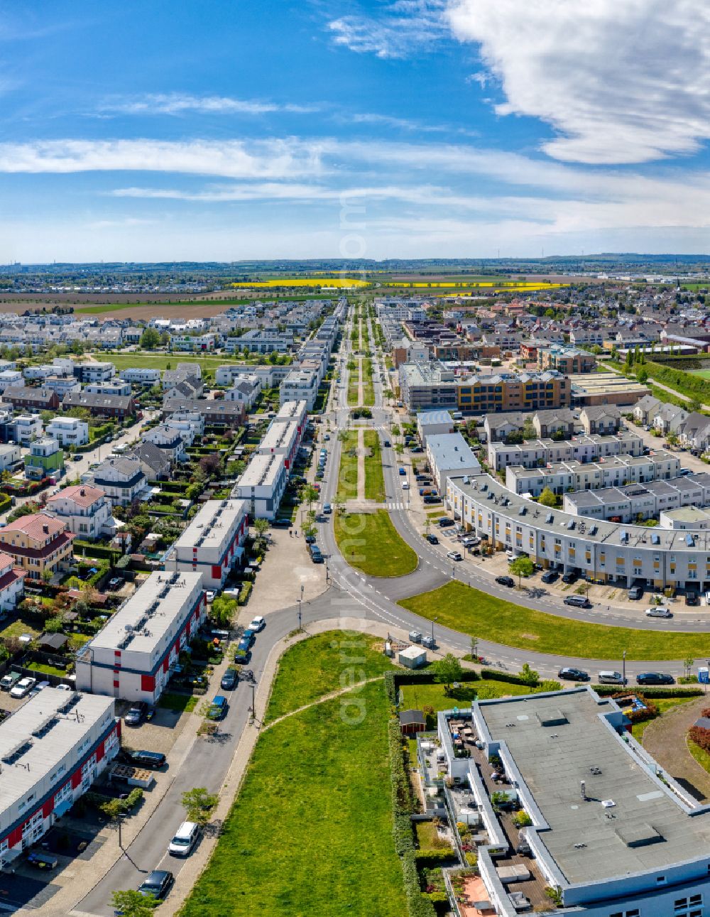 Köln from the bird's eye view: Outskirts residential on street Unter Linden in the district Widdersdorf in Cologne in the state North Rhine-Westphalia, Germany