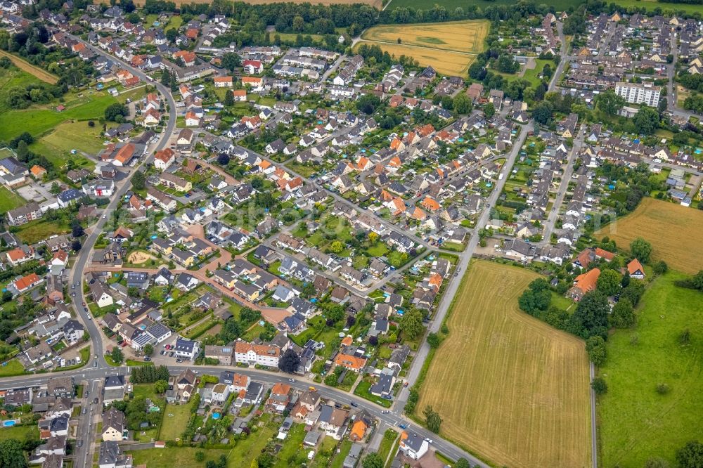 Hamm from the bird's eye view: Outskirts residential Marker Dorfstrasse, Karl-Mecklenbrauck-Weg - Kurt-Witte-Weg in the district Norddinker in Hamm at Ruhrgebiet in the state North Rhine-Westphalia, Germany