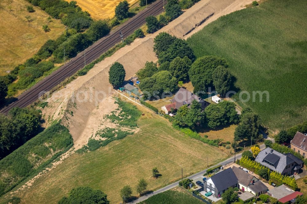 Voerde (Niederrhein) from above - Outskirts residential in the district Holthausen in Voerde (Niederrhein) in the state North Rhine-Westphalia