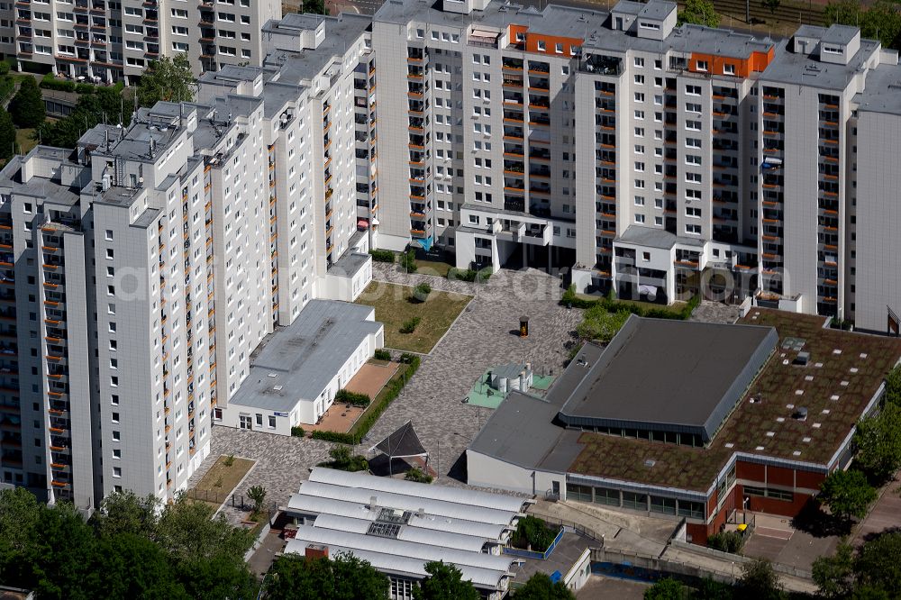 Bremen from the bird's eye view: Outskirts residential in the district Tenever in Bremen, Germany