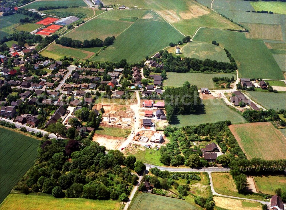 Aerial photograph Krefeld - Outskirts residential in the district Traar in Krefeld in the state North Rhine-Westphalia