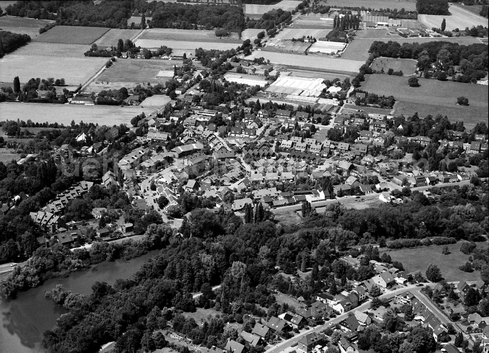 Krefeld from above - Outskirts residential in the district Verberg in Krefeld in the state North Rhine-Westphalia, Germany