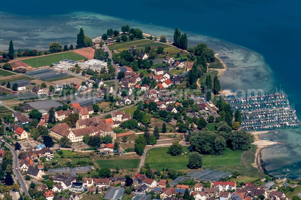 Reichenau from the bird's eye view: Outskirts residential in Reichenau in the state Baden-Wurttemberg, Germany