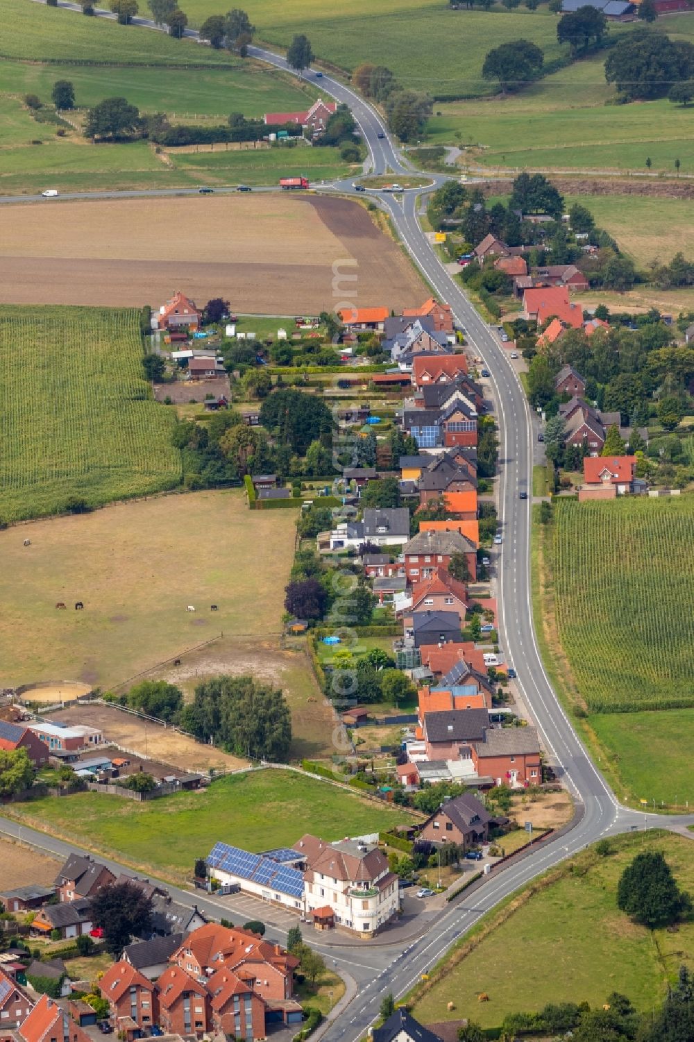 Werne from above - Outskirts residential on Selmer Landstrasse in Werne in the state North Rhine-Westphalia, Germany