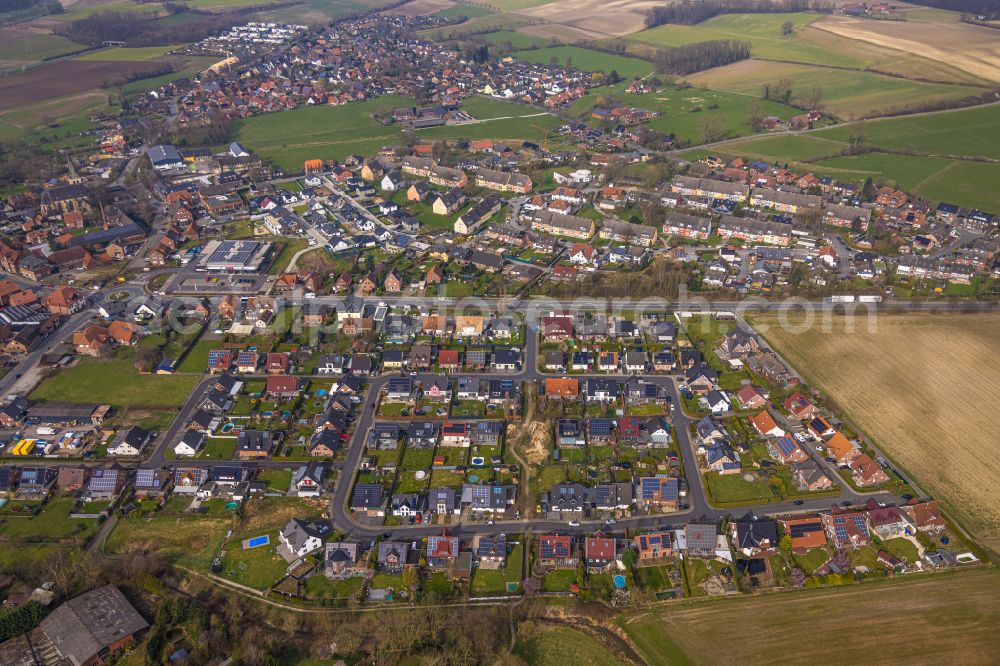 Dolberg from the bird's eye view: City view from the outskirts with adjacent agricultural fields in Dolberg in the state North Rhine-Westphalia, Germany