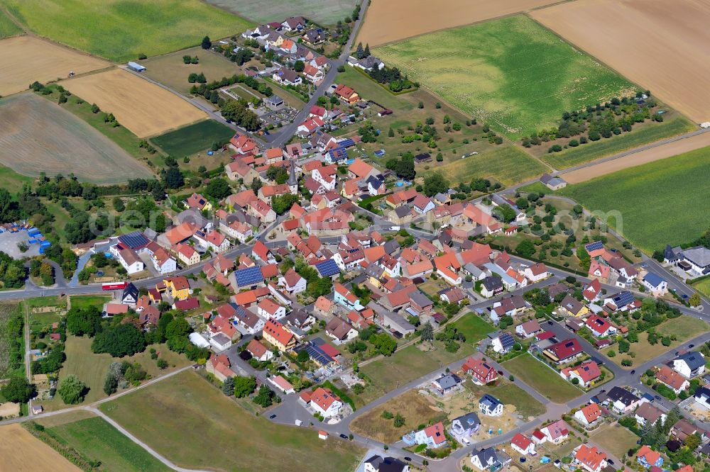 Erbshausen-Sulzwiesen from the bird's eye view: City view from the outskirts with adjacent agricultural fields in Erbshausen-Sulzwiesen in the state Bavaria, Germany