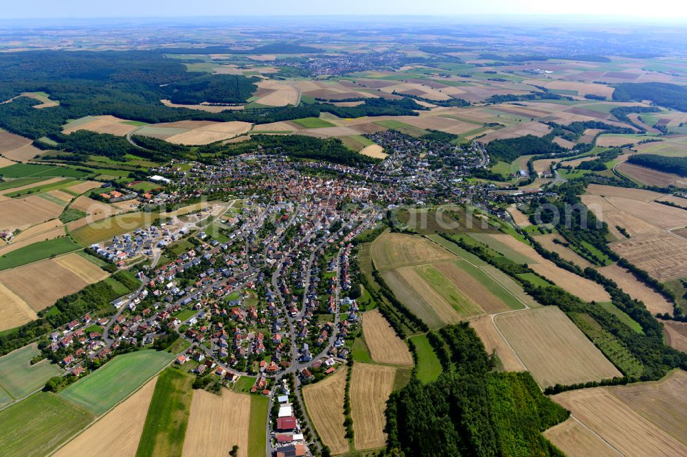 Aerial photograph Güntersleben - City view from the outskirts with adjacent agricultural fields in Güntersleben in the state Bavaria, Germany