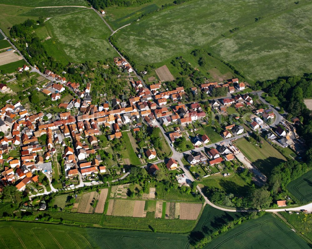 Großbartloff from the bird's eye view: City view from the outskirts with adjacent agricultural fields in Großbartloff in the state Thuringia, Germany