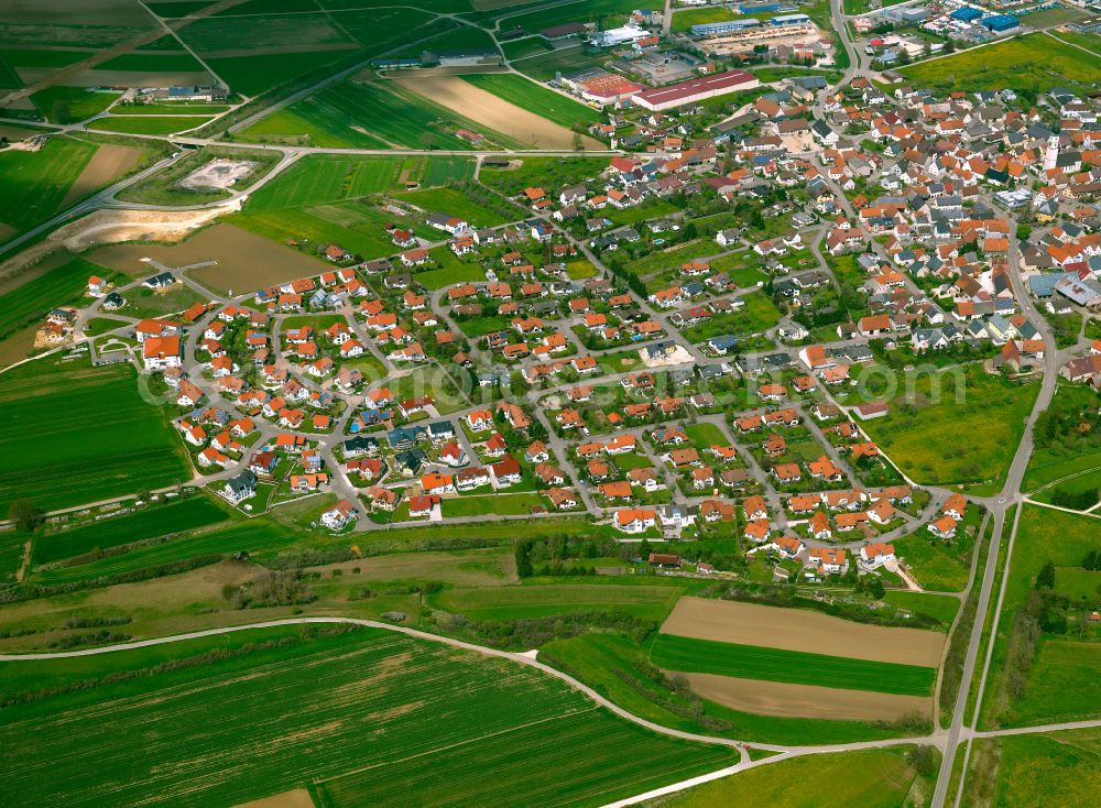 Aerial photograph Merklingen - City view from the outskirts with adjacent agricultural fields in Merklingen in the state Baden-Wuerttemberg, Germany