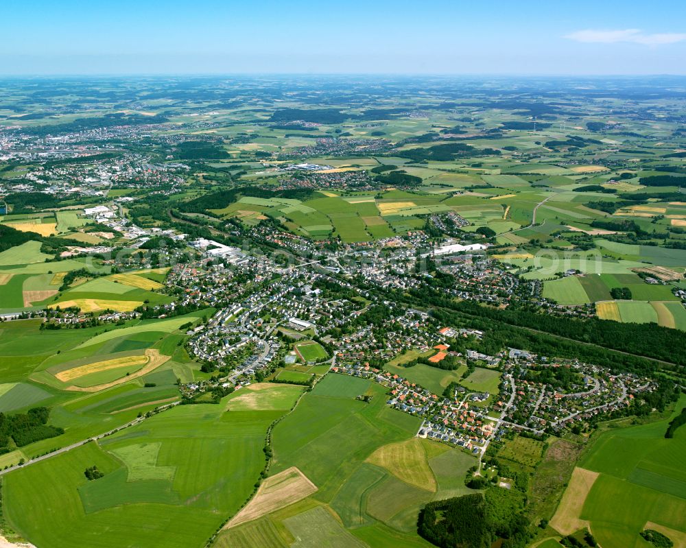 Oberkotzau from the bird's eye view: City view from the outskirts with adjacent agricultural fields in Oberkotzau in the state Bavaria, Germany