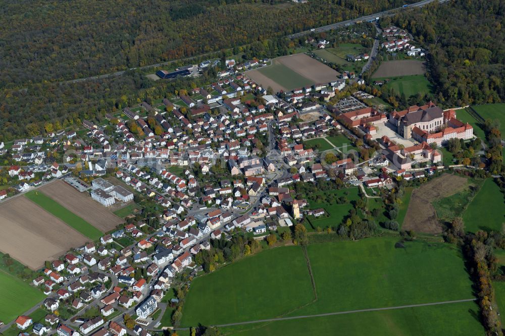 Ulm from the bird's eye view: City view from the outskirts with adjacent agricultural fields in Ulm in the state Baden-Wuerttemberg, Germany