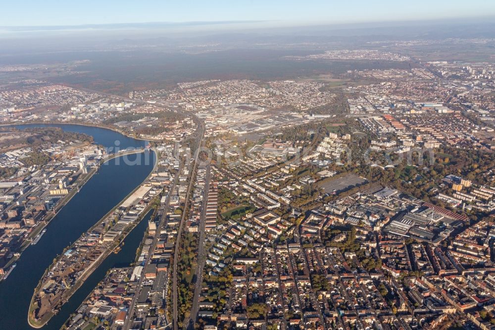 Aerial image Mannheim - District on Altrhein in the city in the district Neckarstadt-West in Mannheim in the state Baden-Wuerttemberg, Germany