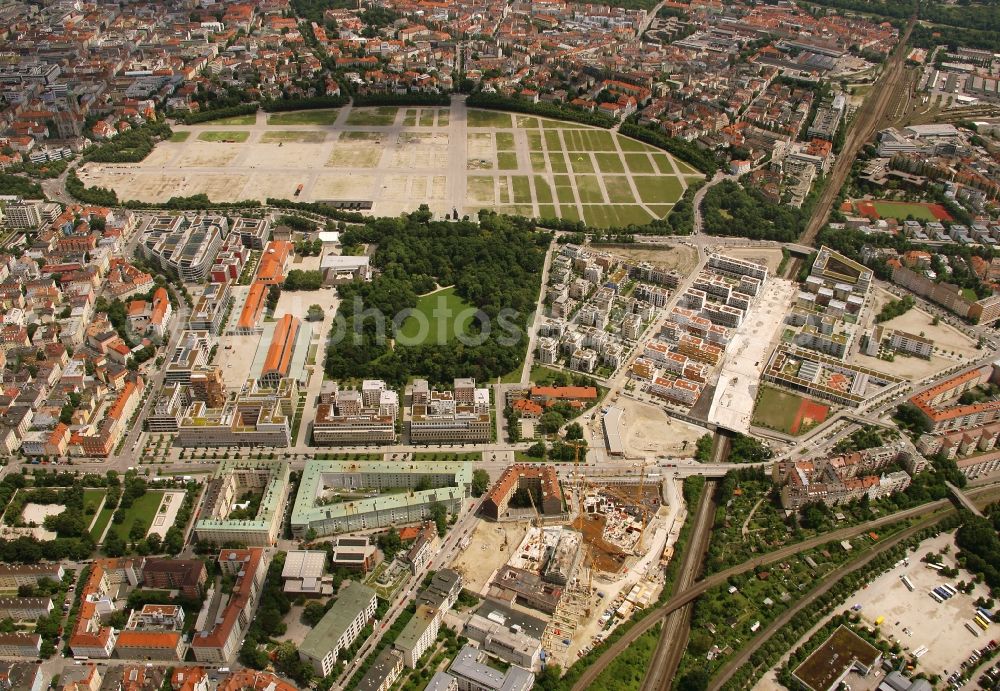 Aerial image München - District view with streets, apartments and Bavariapark and Theresienwiese in the district Schwanthalerhoehe in Munich in the state Bavaria, Germany