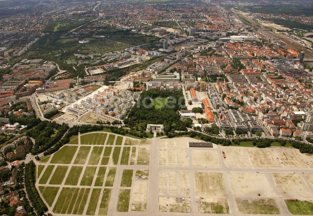 München from above - District view with streets, apartments and Bavariapark and Theresienwiese in the district Schwanthalerhoehe in Munich in the state Bavaria, Germany