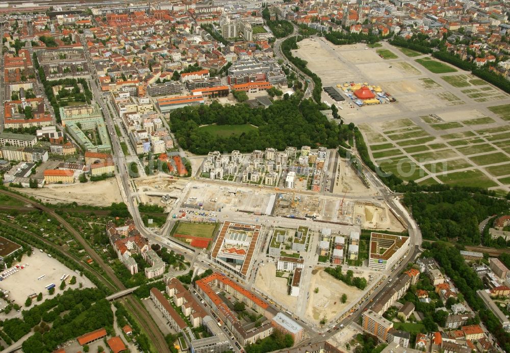 München from the bird's eye view: District view with streets, apartments and Bayernapark and Theresienwiese in the district Schwanthalerhoehe in Munich in the state Bavaria, Germany