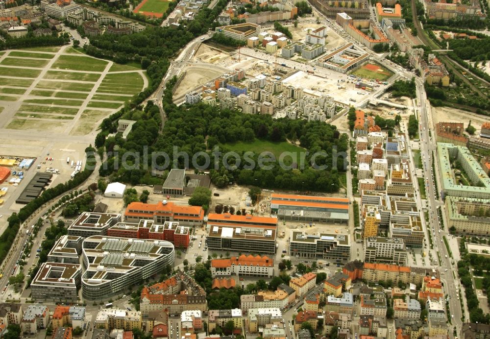 Aerial photograph München - District view with streets, apartments and Bayernapark and Theresienwiese in the district Schwanthalerhoehe in Munich in the state Bavaria, Germany