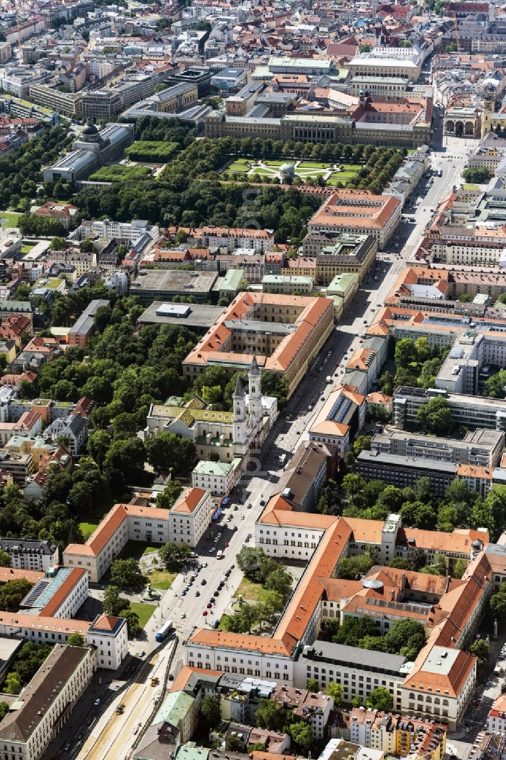 Aerial photograph München - Downtown area along Ludwigstrasse in the urban area in the district Maxvorstadt in Munich in the state Bavaria, Germany