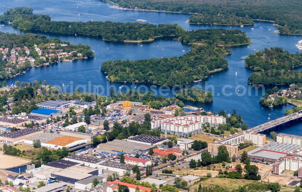 Berlin from above - District - view from the grounds of the bays on the island Valentinswerder, Scharfenberg and Baumwerder on the banks of the Havel and Lake Tegel in Berlin - Spandau