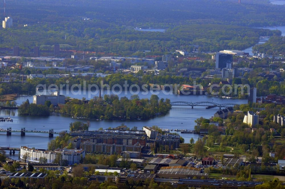 Aerial image Berlin Spandau - District - view from the grounds of the banks of the Havel at Spandau pier in Berlin - Spandau