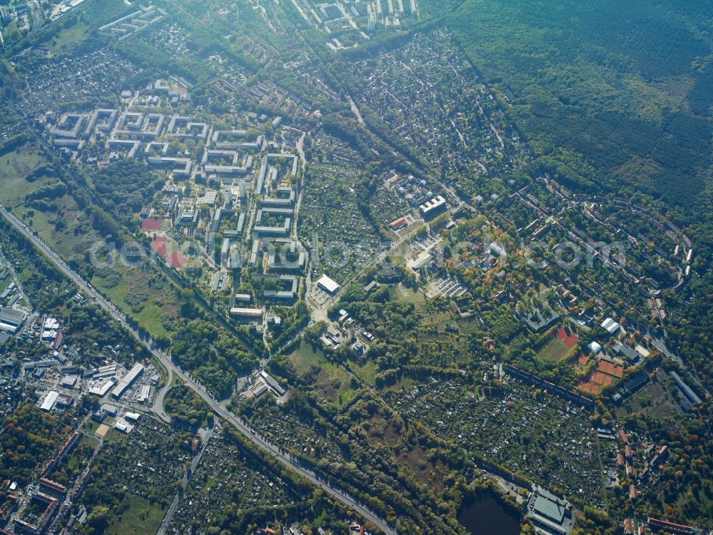 Aerial image Potsdam - District Babelsberg and the housing areas Schlaatz and Am Schlaatz besides the road Nuthestrasse in the city in Potsdam in the state Brandenburg