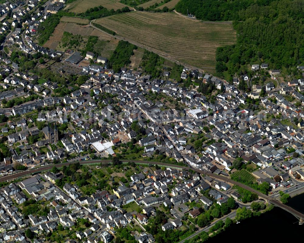 Koblenz, Güls from the bird's eye view: Guels district in the city of Koblenz in Rhineland-Palatinate