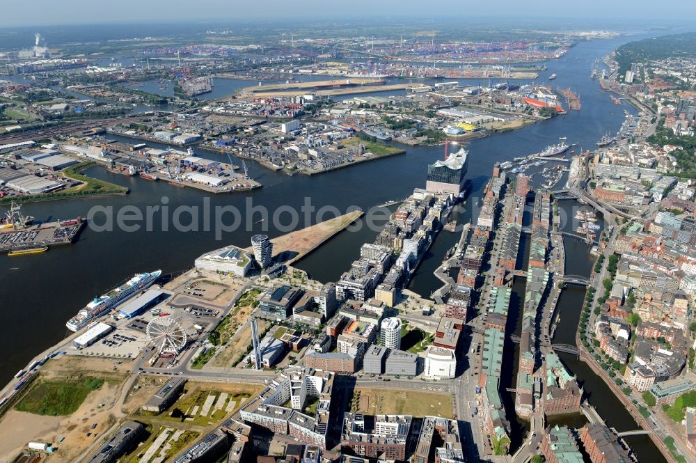 Hamburg from the bird's eye view: District HafenCity on the banks of the North Elbe in the city in Hamburg in Germany