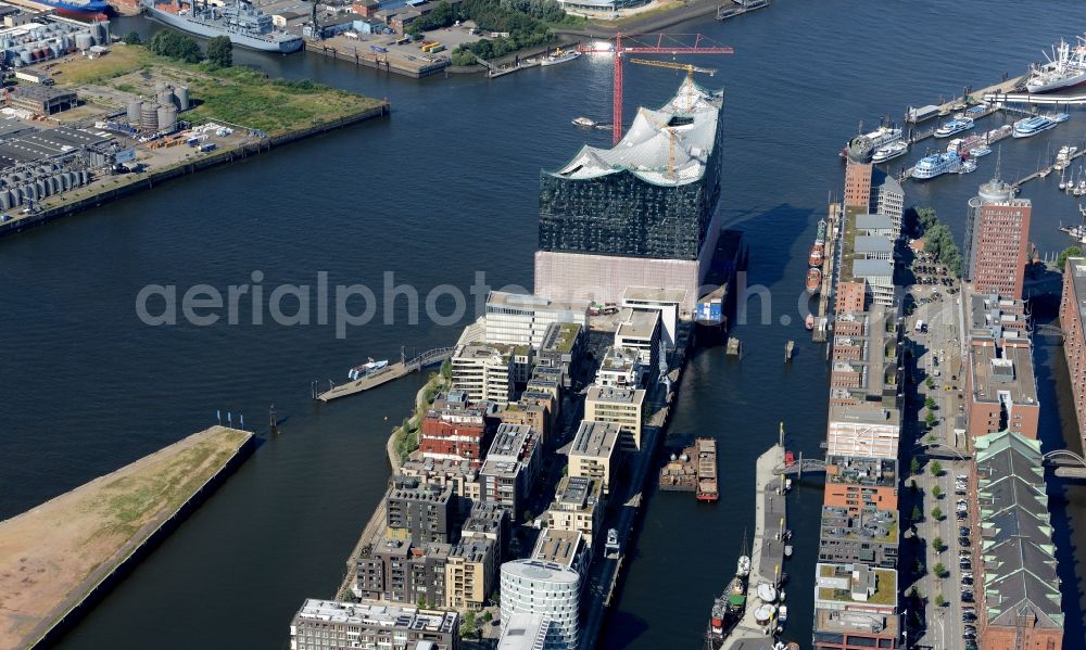 Aerial photograph Hamburg - District HafenCity on the banks of the North Elbe in the city in Hamburg in Germany