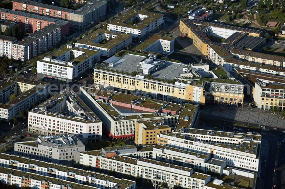 Berlin from the bird's eye view: District Hellersdorf on Alice-Salomon-Platz in the city in Berlin