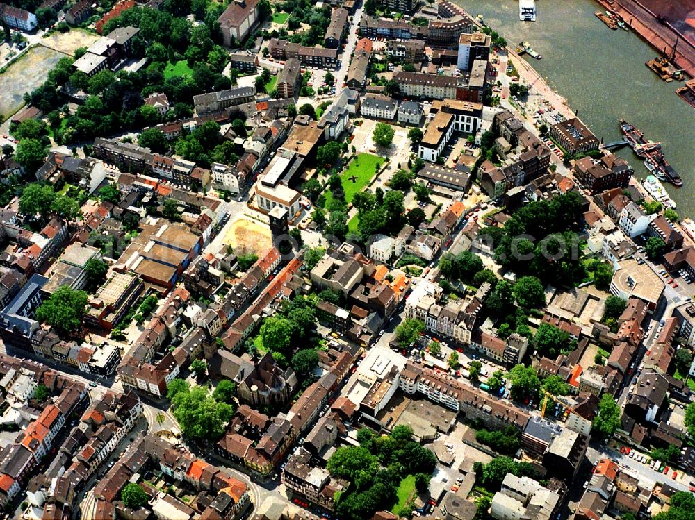 Duisburg from the bird's eye view: District Homberg-Ruhrort-Baerl in the city in Duisburg in the state North Rhine-Westphalia