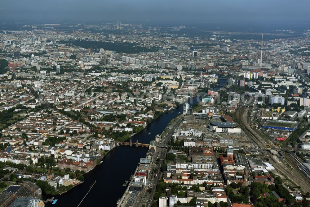 Berlin from above - District Kreuzberg und Friedrichshain am Ufer des Flussverlaufes der Spree in the city in Berlin