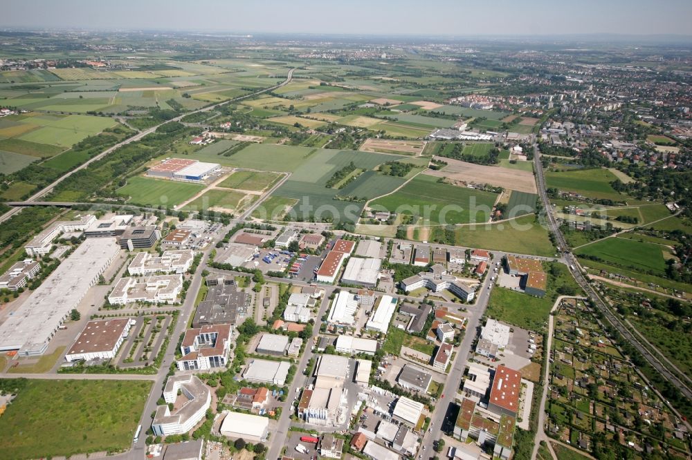 Wiesbaden from the bird's eye view: The district Mainz-Kastel with agricultural land and the industrial area in Wiesbaden in Hesse