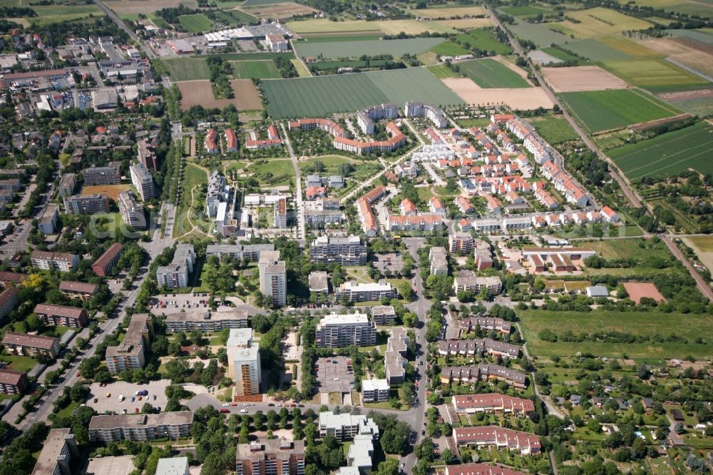 Aerial photograph Wiesbaden - The district Mainz-Kastel with agricultural land and the residencial area in Wiesbaden in Hesse